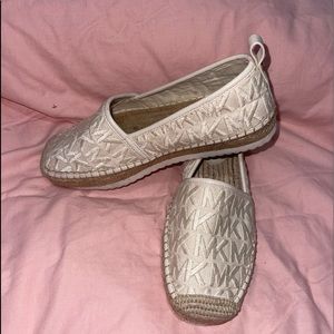 Womens Michael Kors straw slip ins